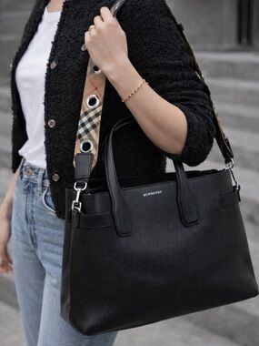 Authentic Burberry Black Banner Derby Leather Tote bag New w/ Dust Bag & Cards